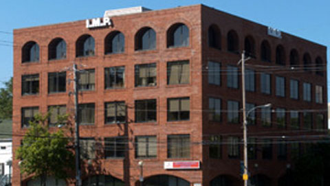 Grupi IMP fluturon lart me arkivimin e bazës së të dhënave Solix EDMS